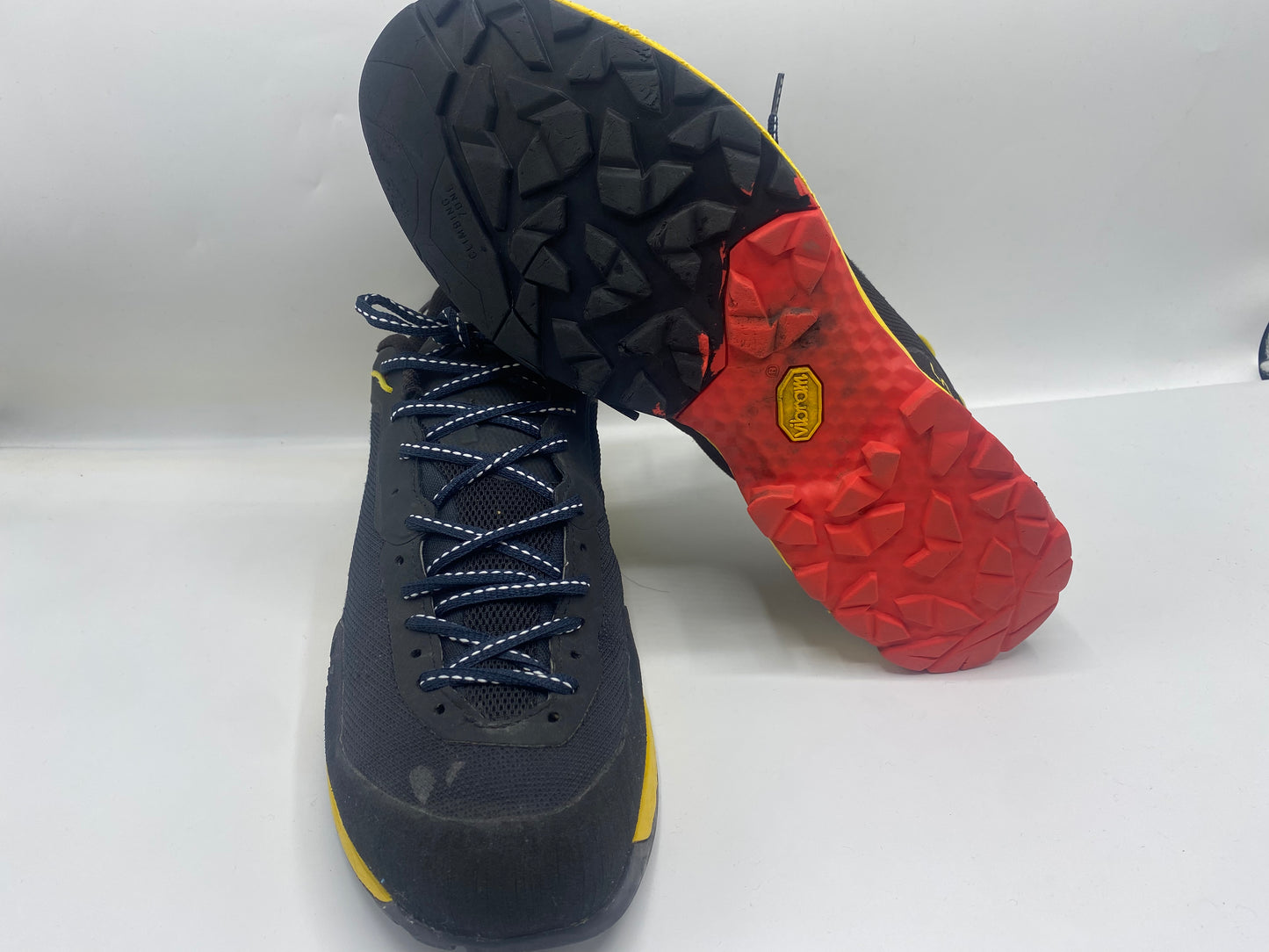La Sportiva Tx Guide Hiking Shoes Men black yellow