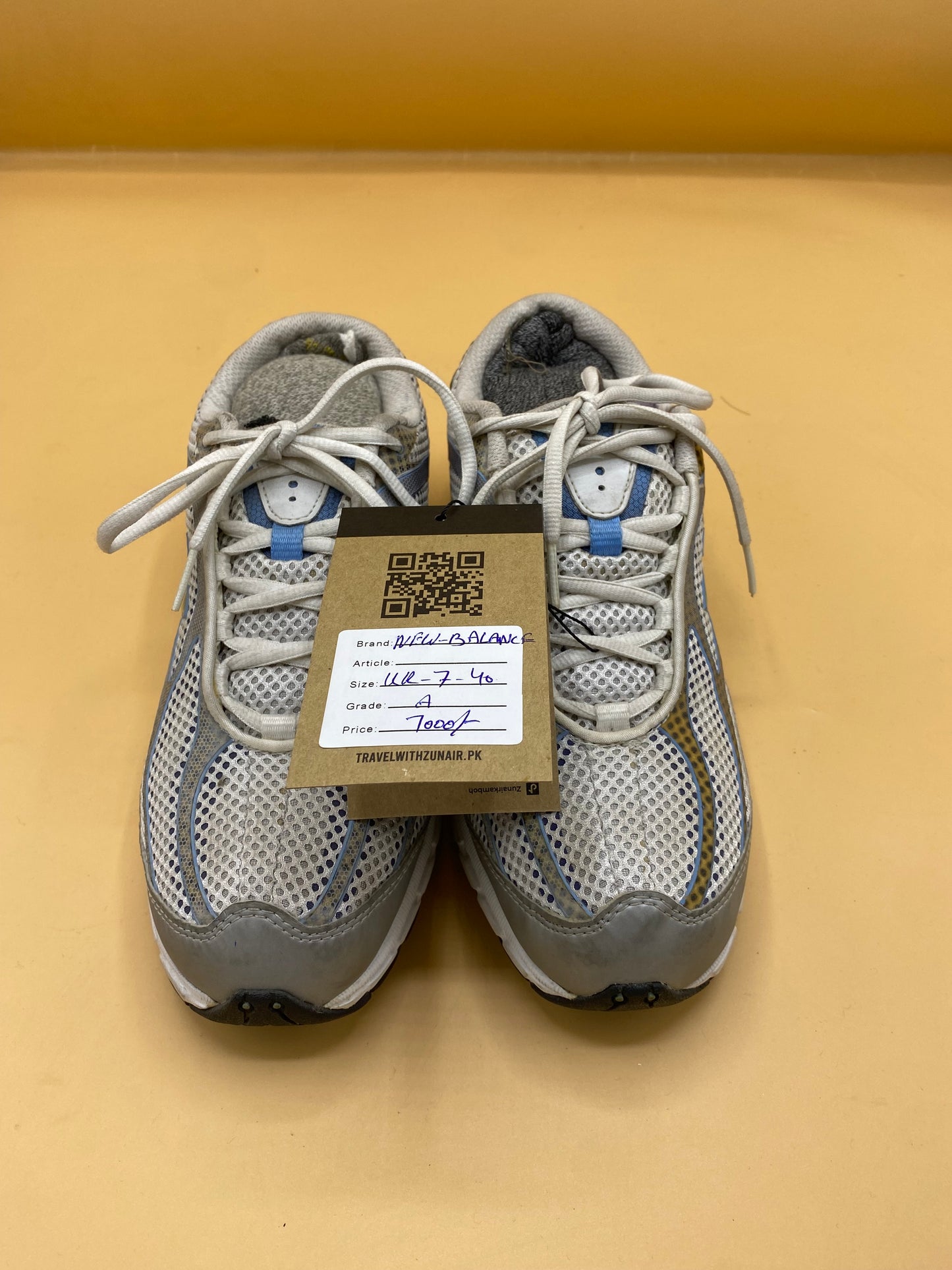 NEW BALANCE RUNNING SHOES