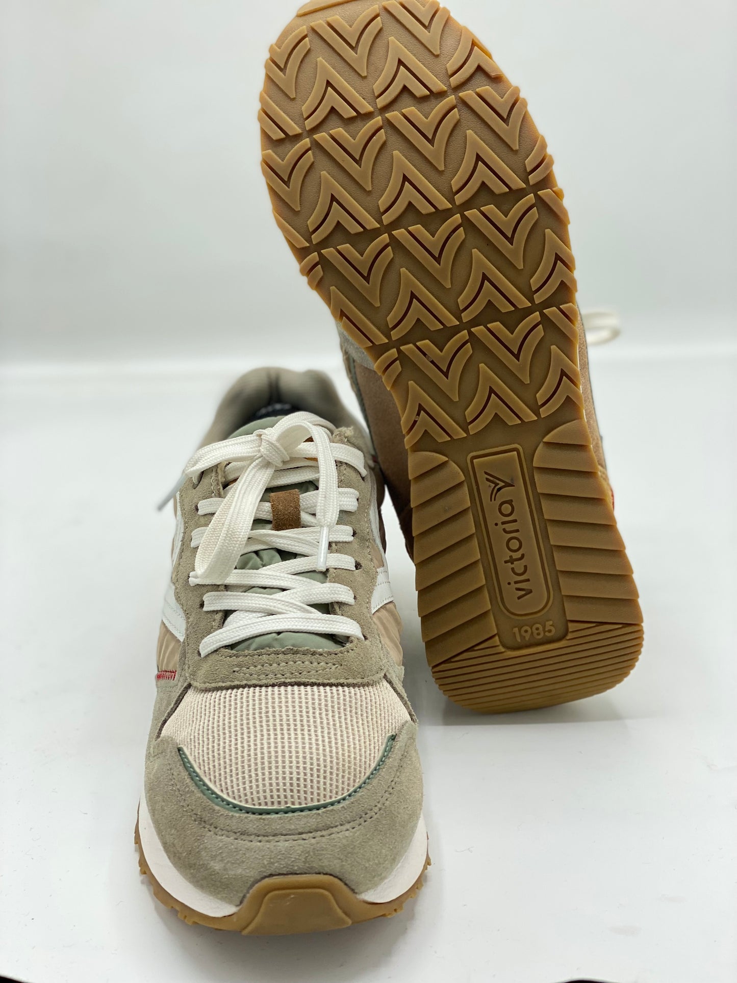 Victoria
Leggera Patch Sneakers Men