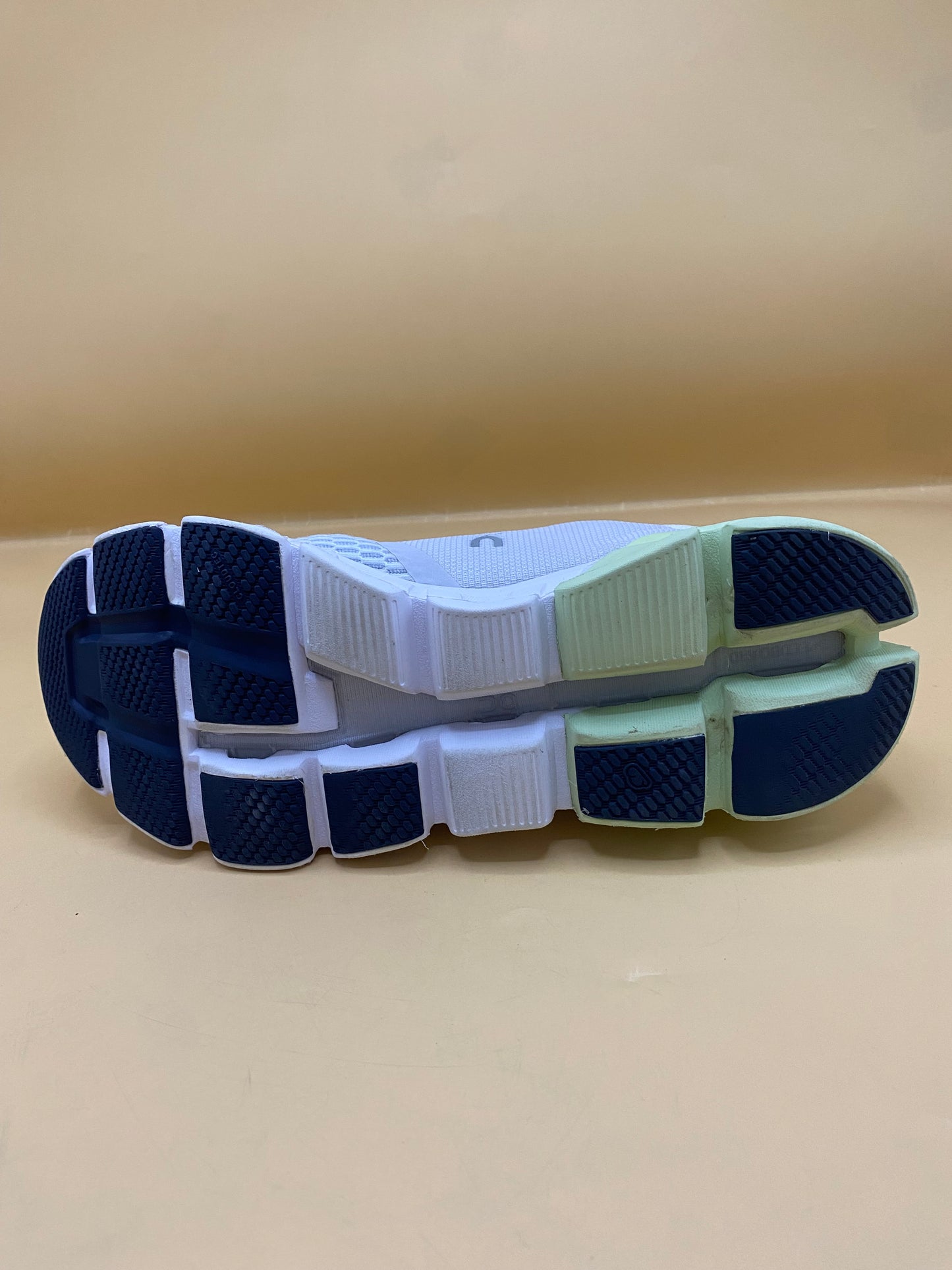 ON Cloudflyer Running Shoes Sneakers Lavender/Meadow