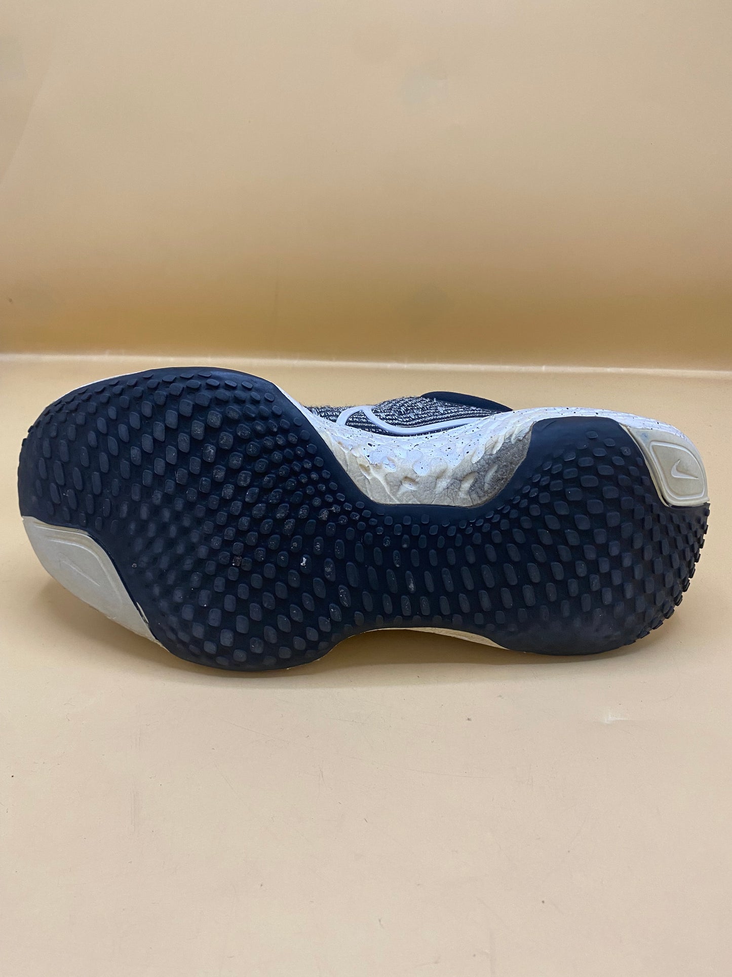 Nike Zoom Invincible Run Flyknit 2 Running Black White Sneakers