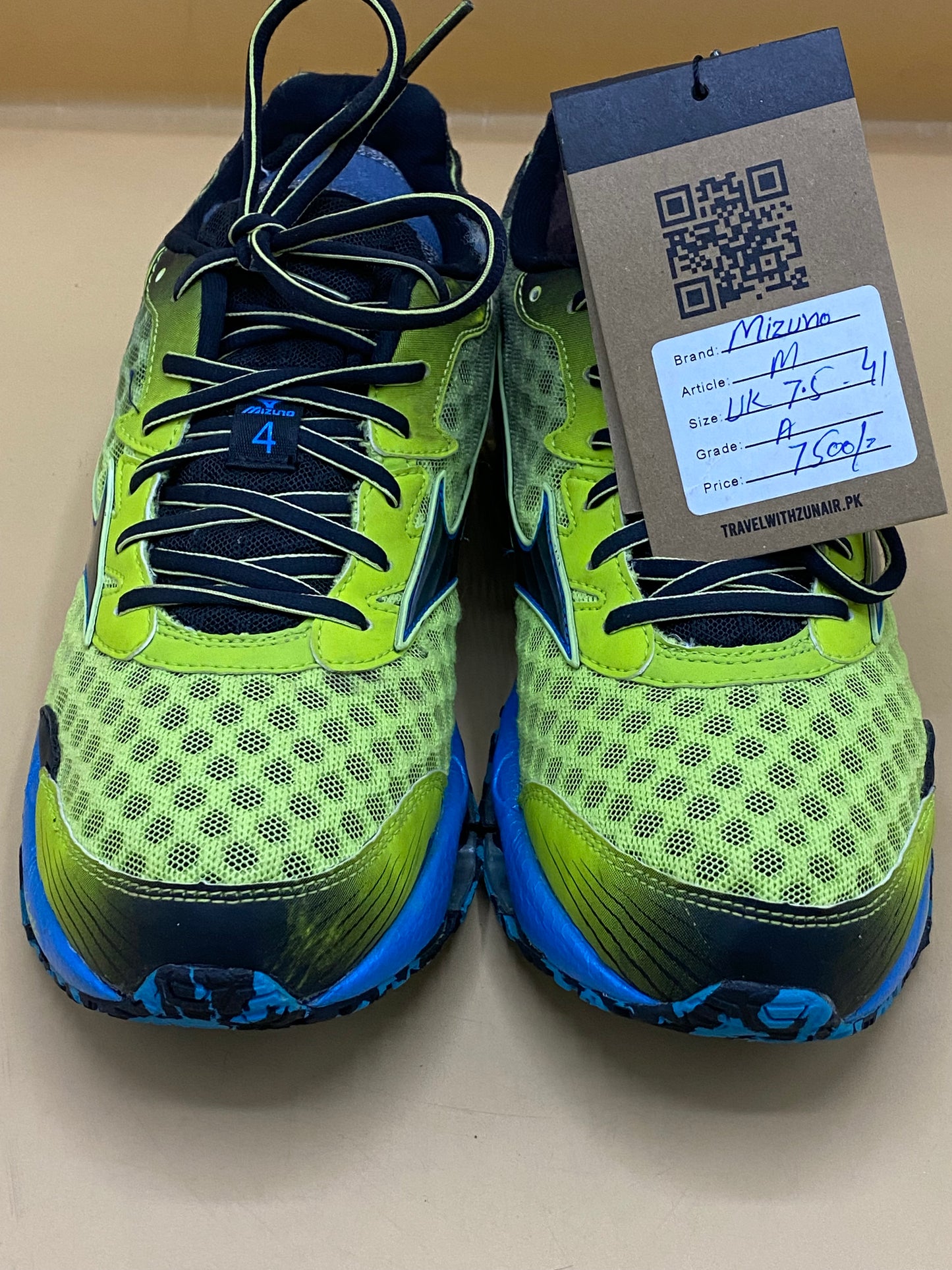 Mizuno wave prophecy 4 black
