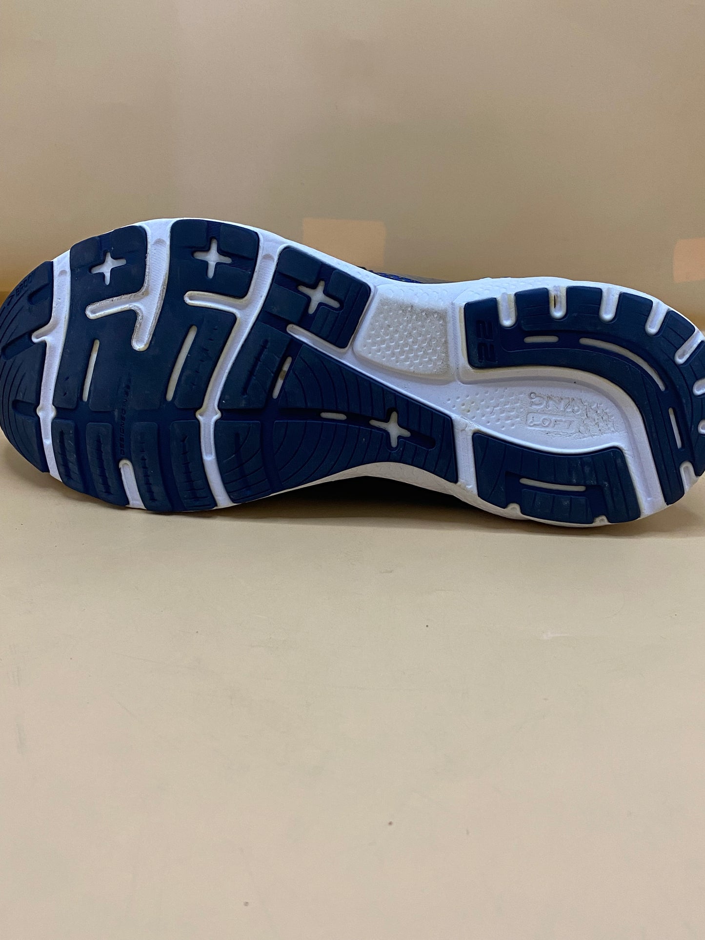 Brooks Adrenaline GTMens 11D Running Shoes Blue Mesh Sneakers