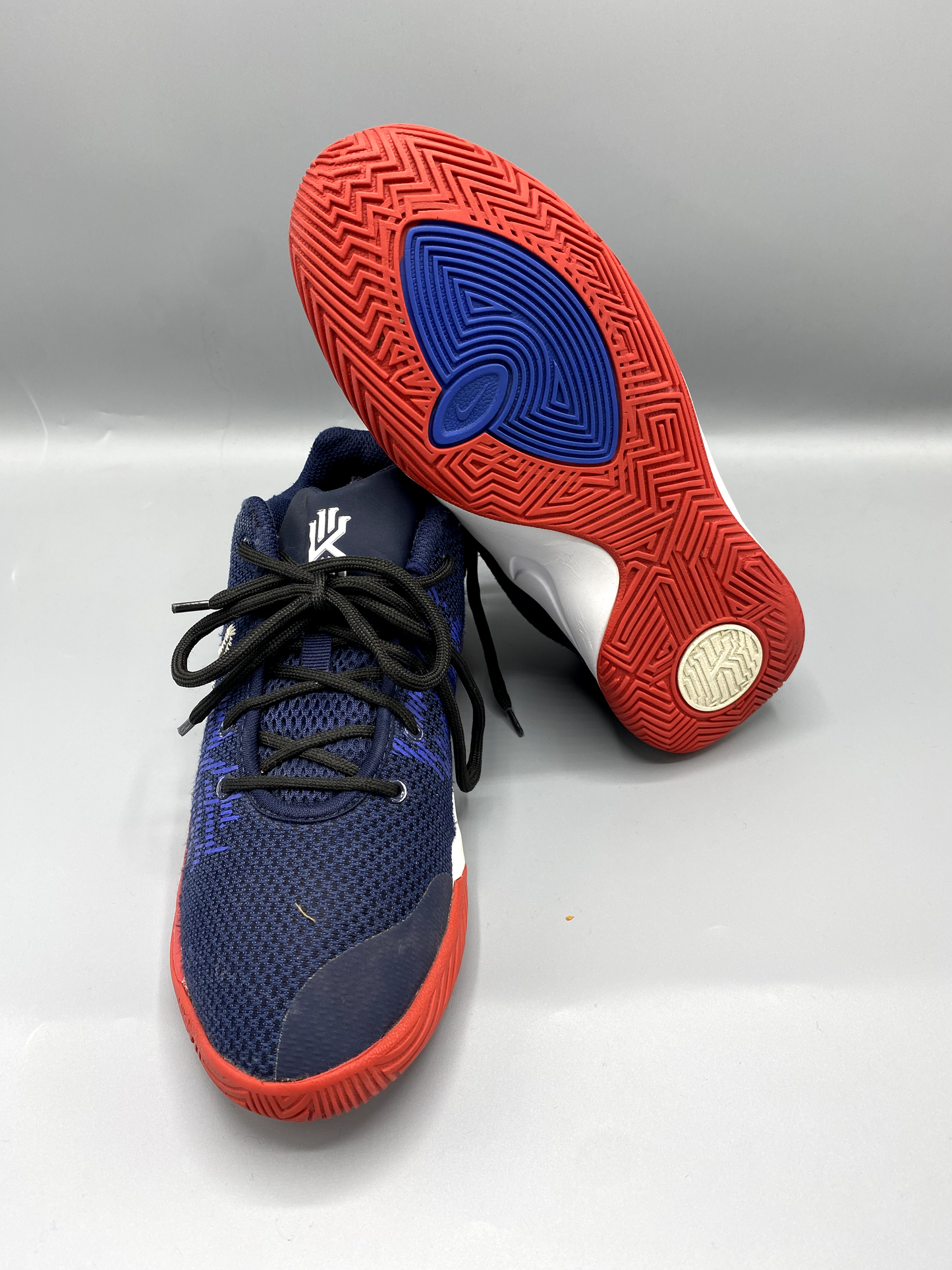 NIKE KYRIE FLYTRAP