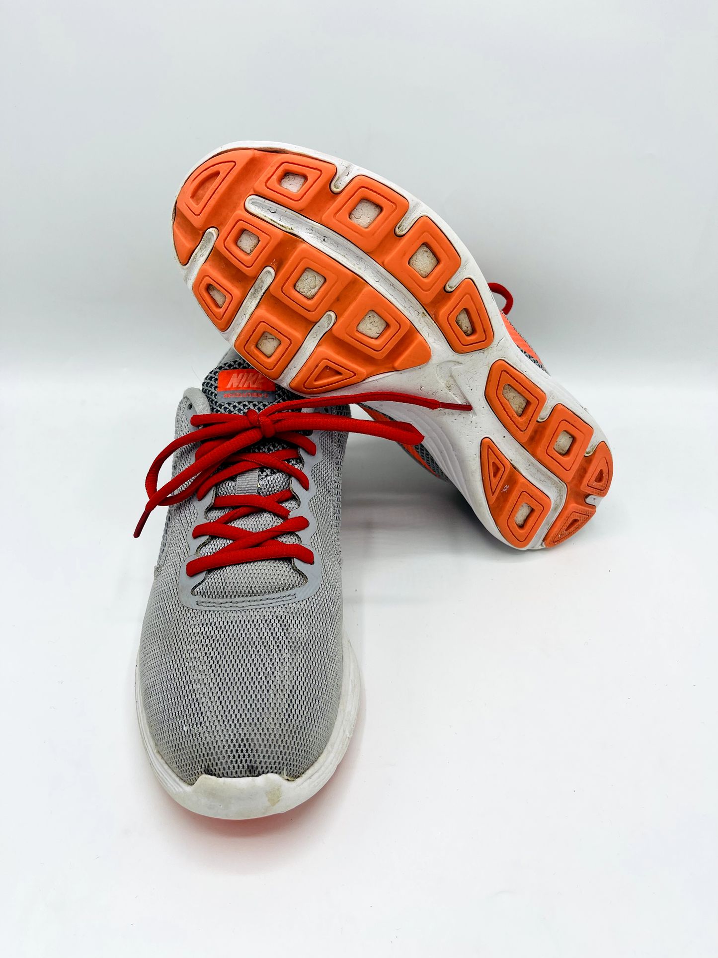 NIKE REVOLUTION 3