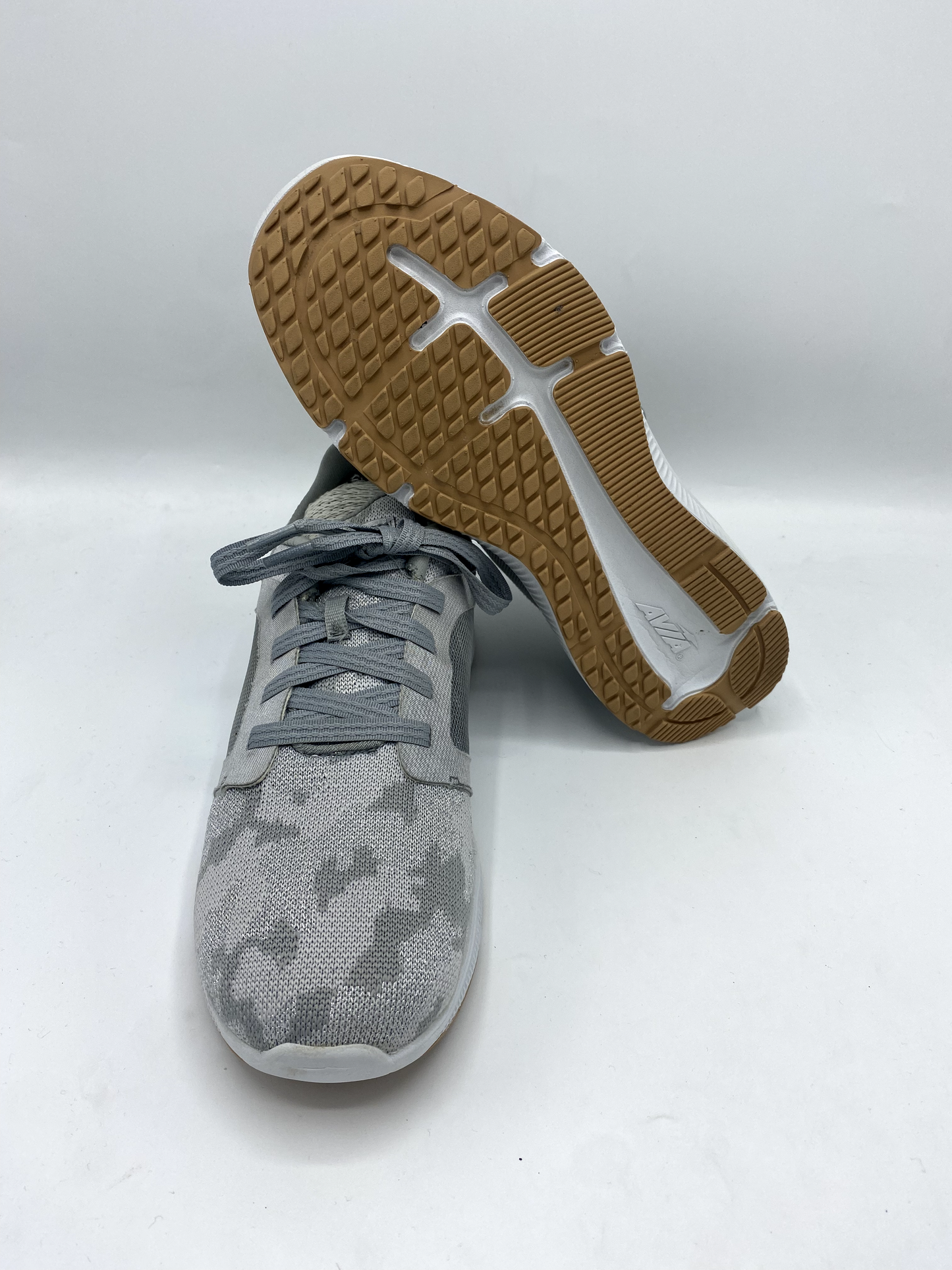 AVIA DELUXE TRAINER