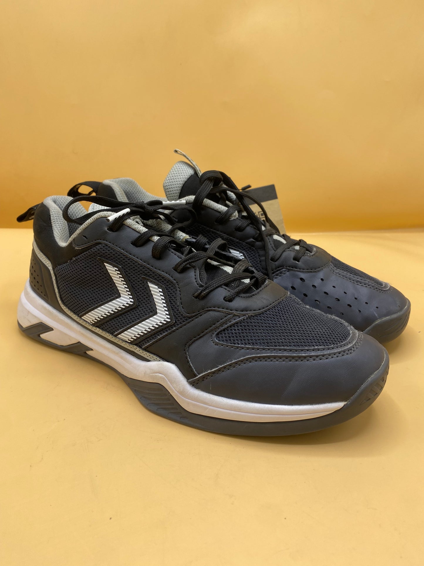 Hummel Aero Team 2.0, Chaussures