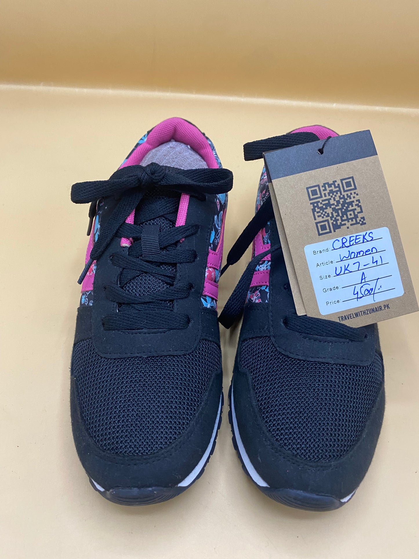 Creeks Pind / Black Sneakers For women
