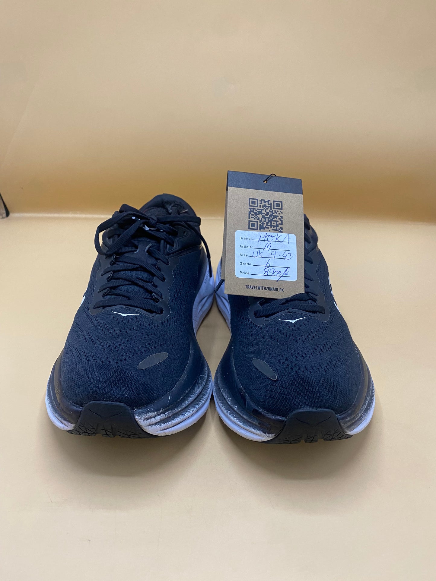 HOKA MENS BONDI 8 WHITE/BLACK MESH COMFORTABLE ATHLETIC