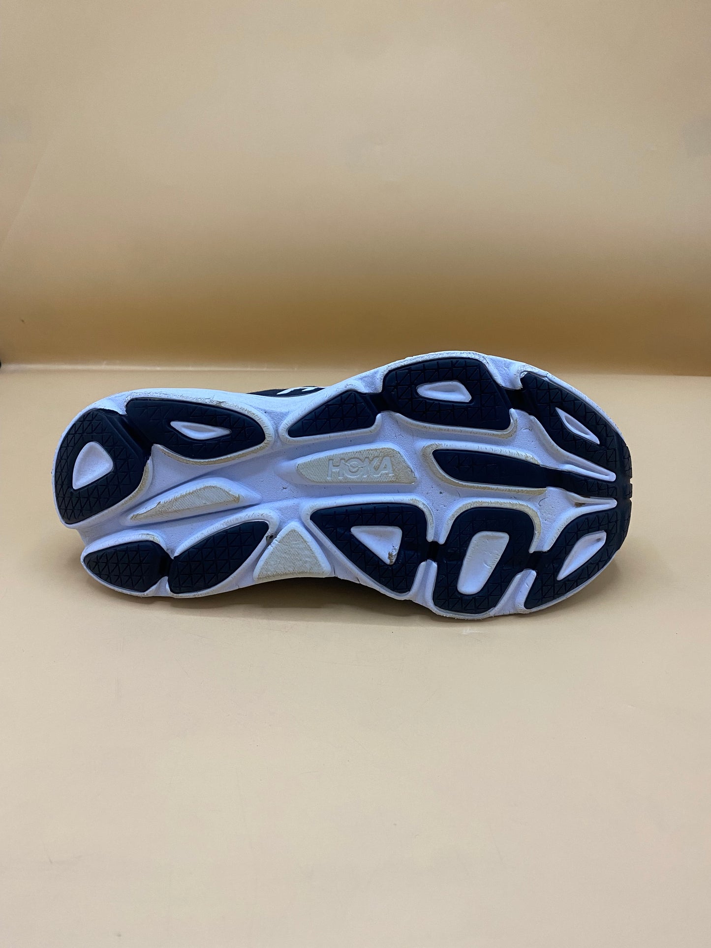 HOKA MENS BONDI 8 WHITE/BLACK MESH COMFORTABLE ATHLETIC