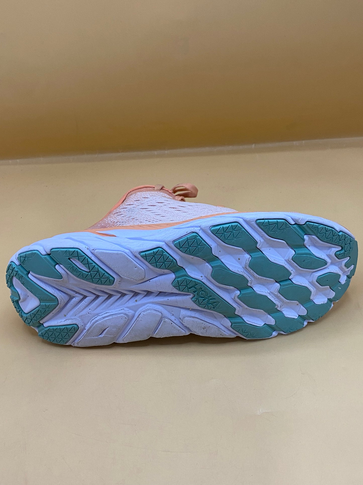 HOKA ONE ONE Wmns Clifton.   Cantaloupe'