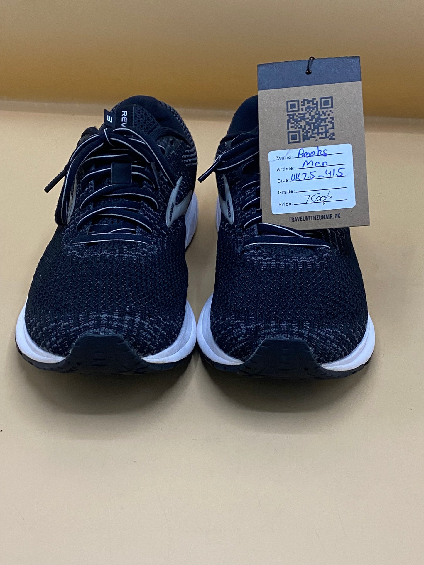Brooks revel 3 black mens shoes