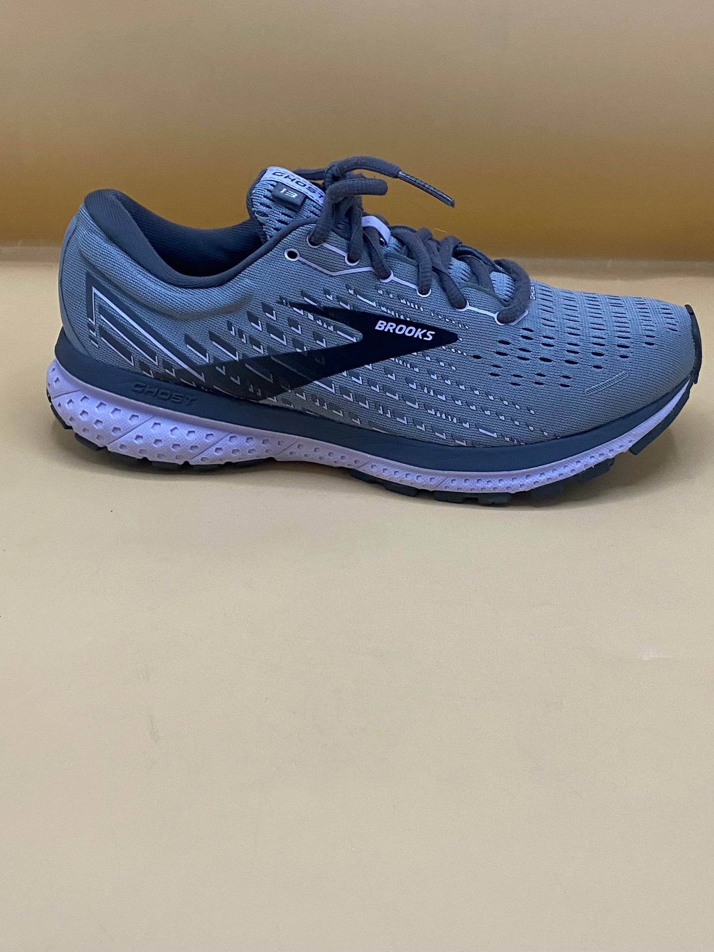 Brooks 64 gray men’s shoes