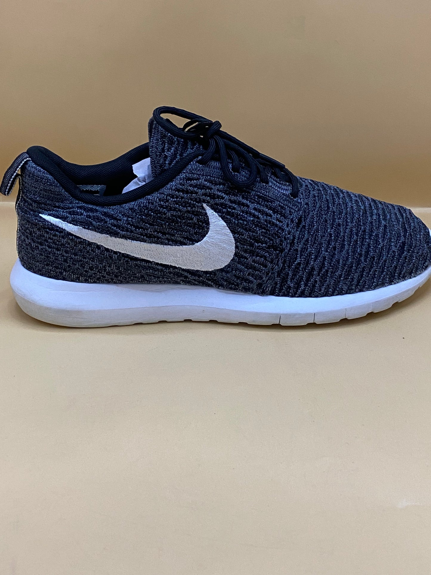 Nike Gray / White Men shoes