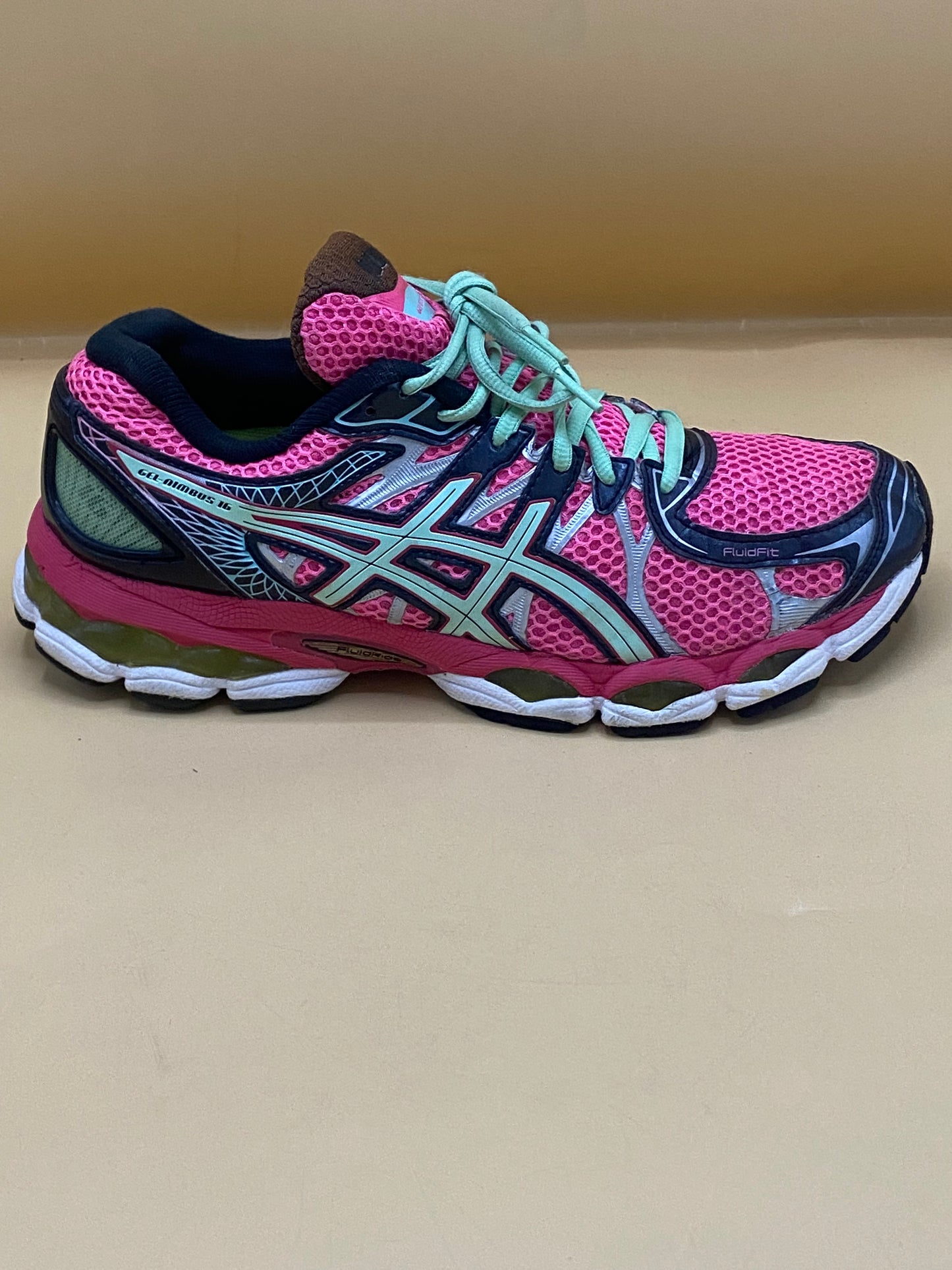 ASICS numben gel