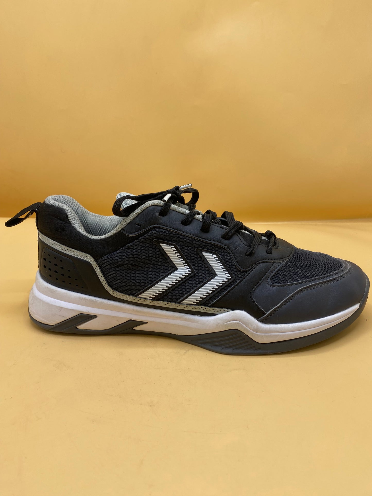 Hummel Aero Team 2.0, Chaussures