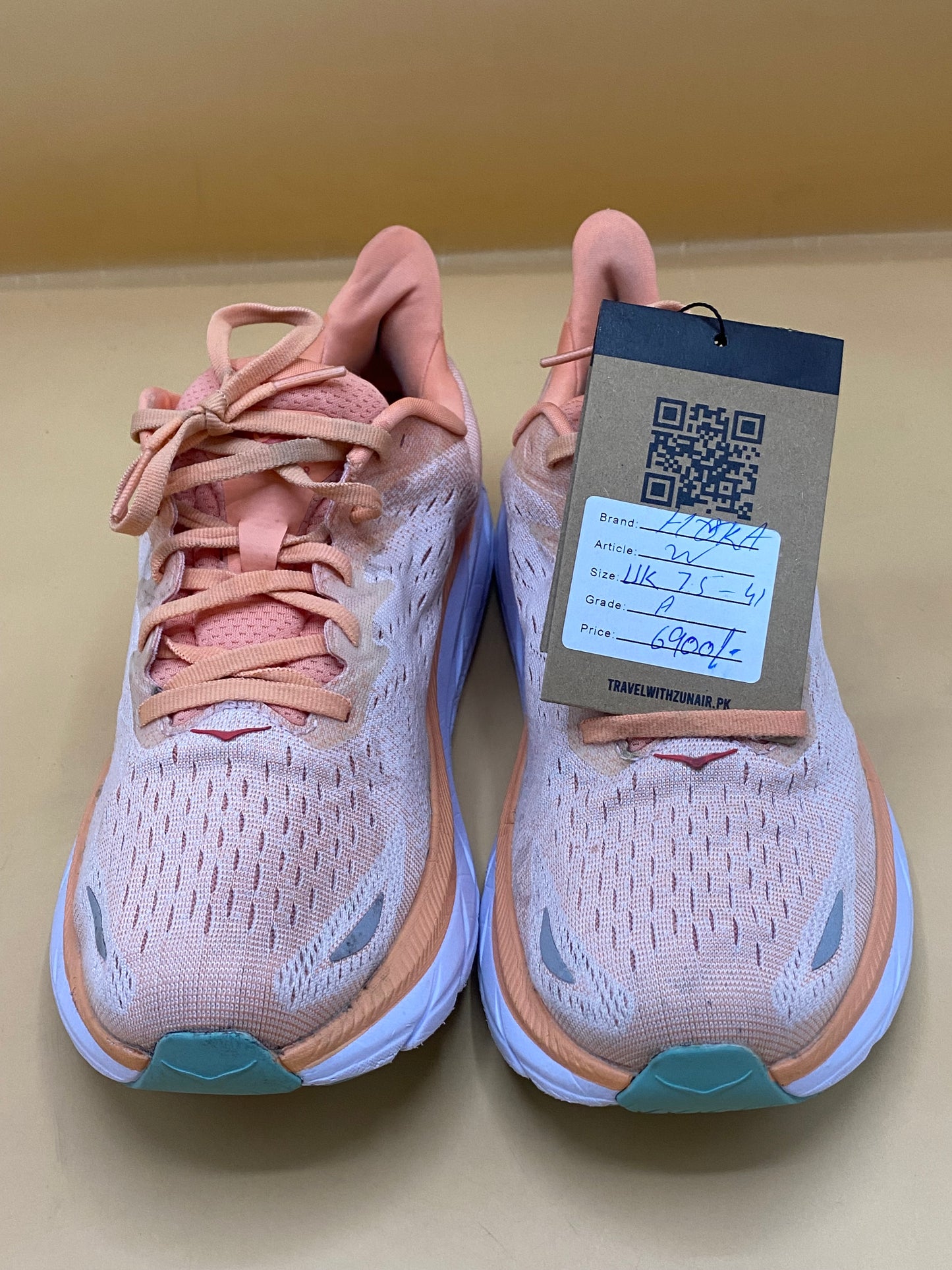 HOKA ONE ONE Wmns Clifton.   Cantaloupe'