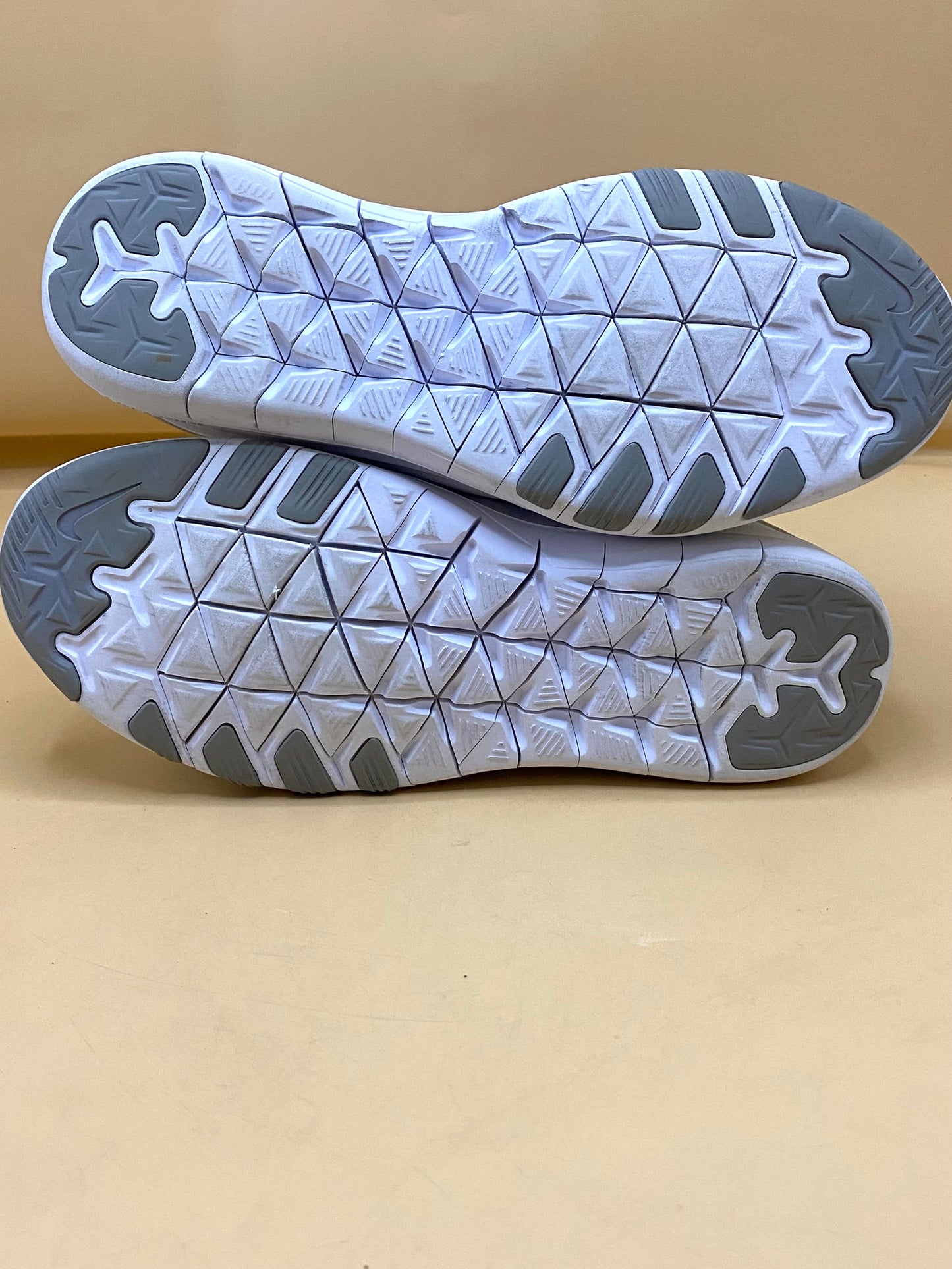 Women's Nike Free TR White Metallic Silver Wolf Grey Trail