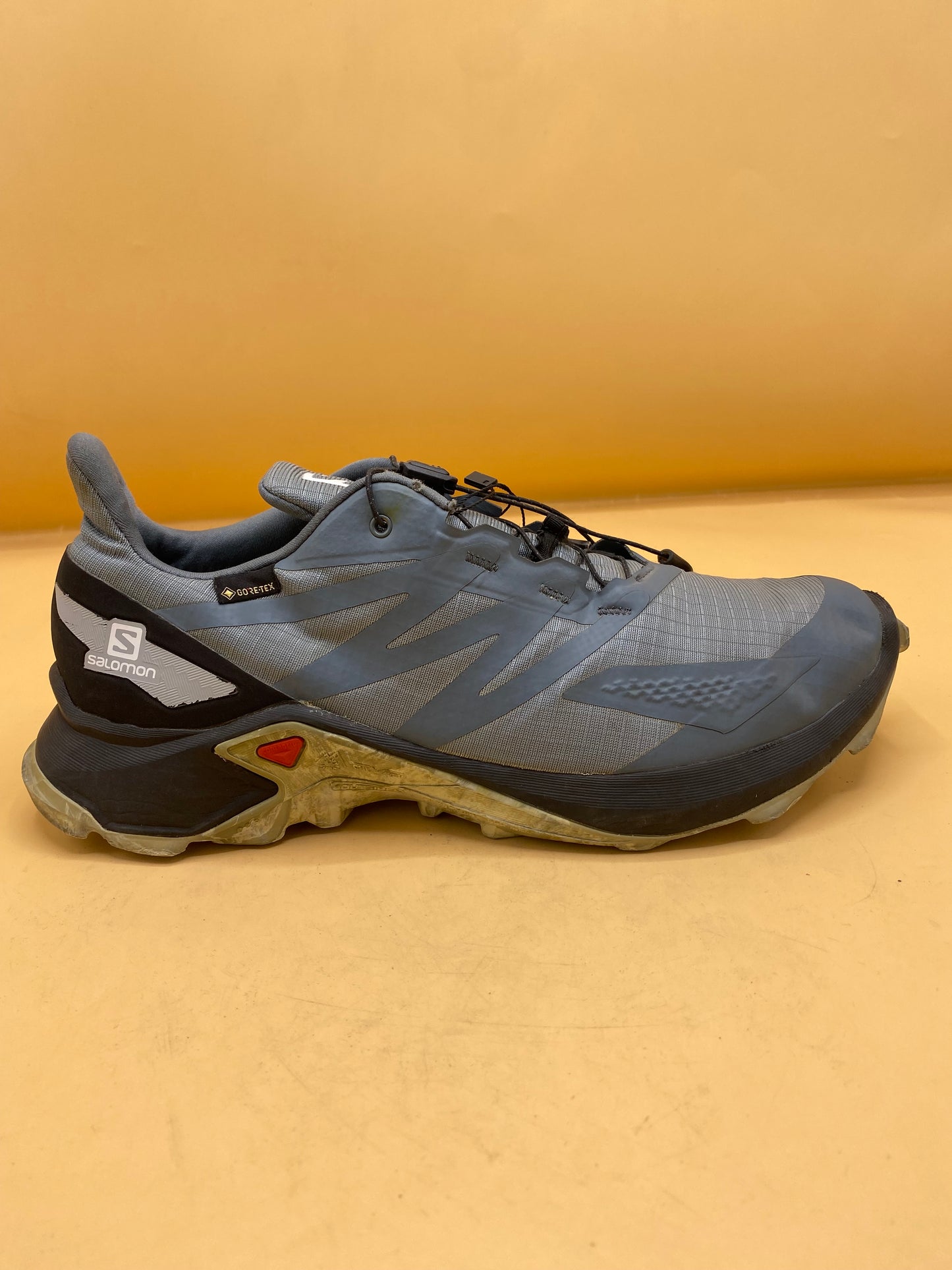 Salmon Men’s Tracking Shoes