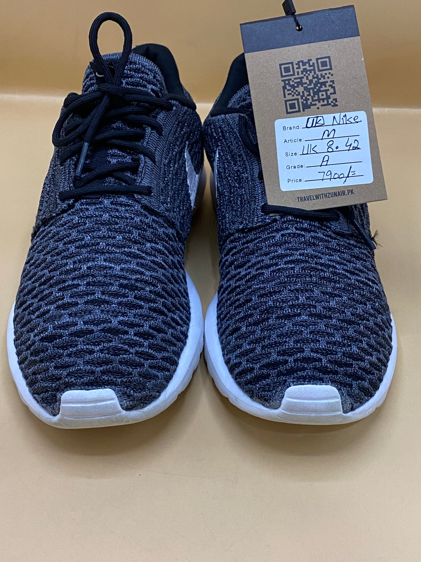 Nike Gray / White Men shoes