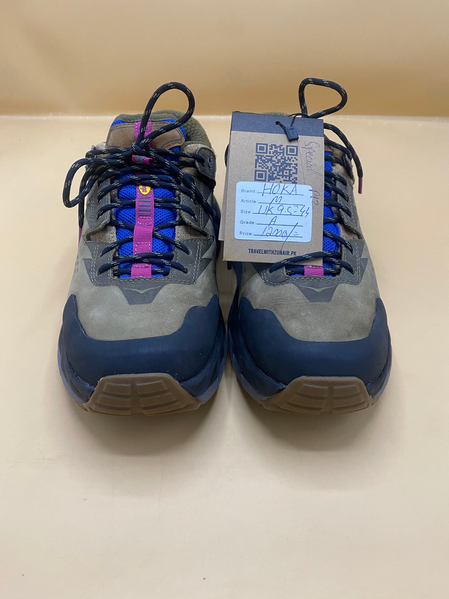 Hoka One One Kaha Low Gore-Tex x Bodega Martini Olive Almond